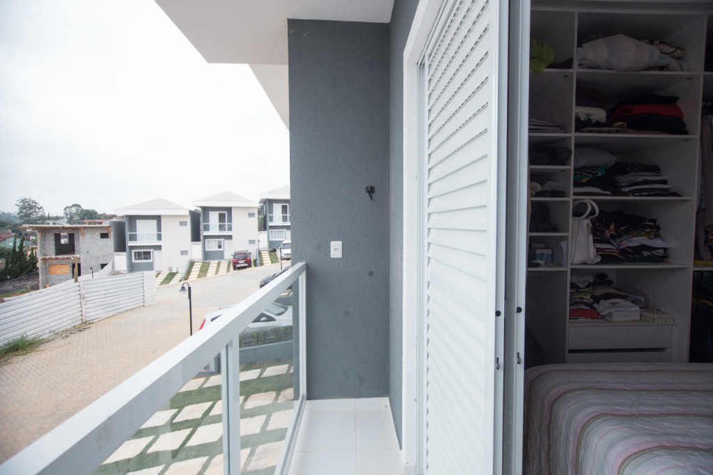 Casa em Condomínio a venda na Avenida Nicodemos de Carvalho, Parque Dom Henrique, Cotia, SP