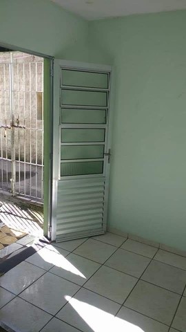 Casa à venda com 4 quartos, 80m² - Foto 3