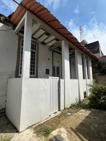 Casa à venda com 4 quartos, 120m² - Foto 1