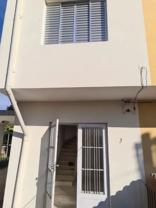 Casa à venda com 2 quartos, 87m² - Foto 1