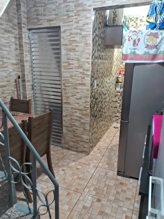 Casa à venda com 3 quartos, 20m² - Foto 1