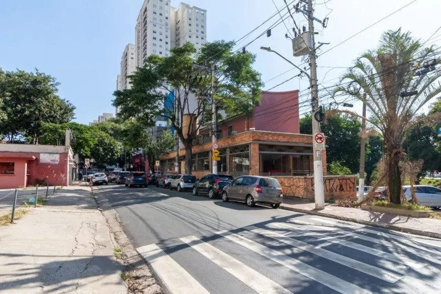 Prédio Inteiro para alugar, 1321m² - Foto 1