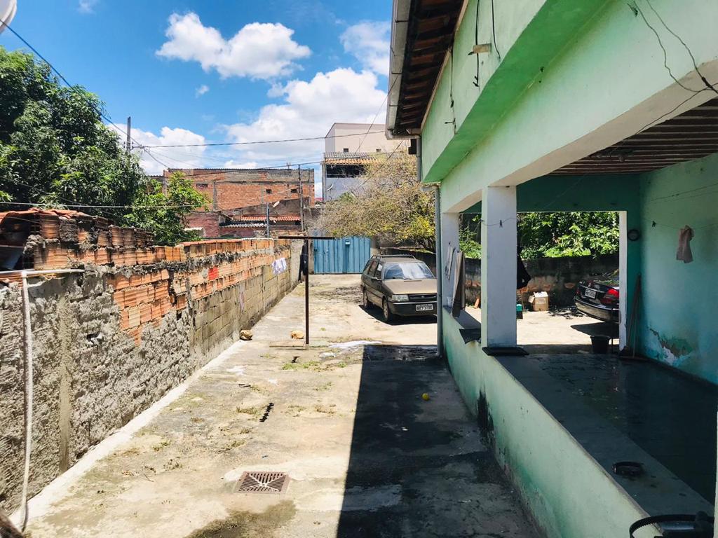 Casa a venda na Rua Professor Carlos Chagas, Asteca (São Benedito), Santa Luzia, MG