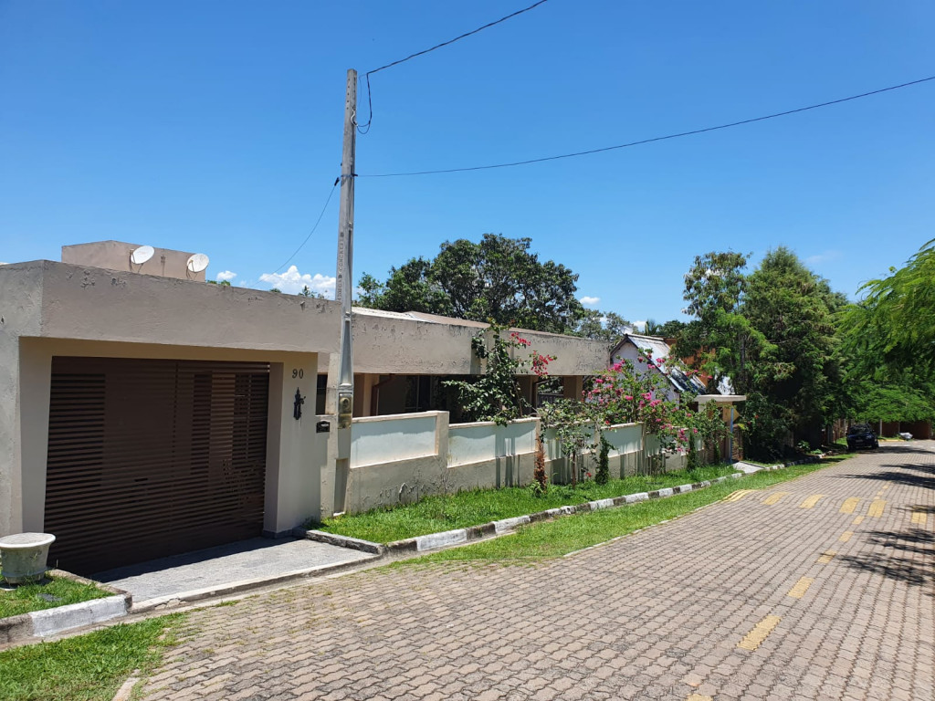 Casa de Condomínio à venda com 4 quartos, 600m² - Foto 2