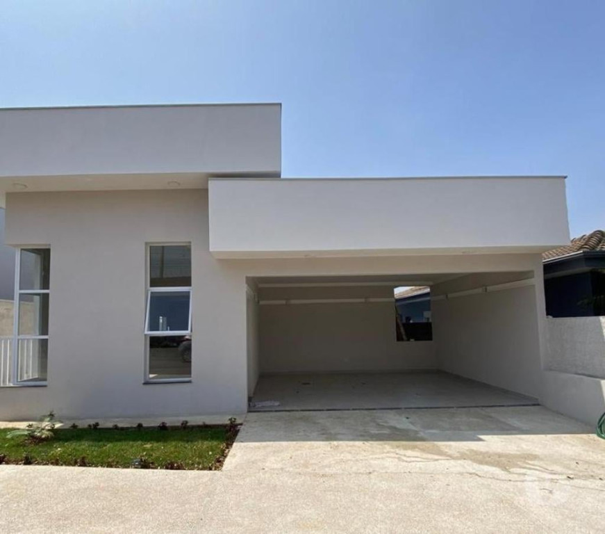 Casa à venda com 5 quartos, 260m² - Foto 1