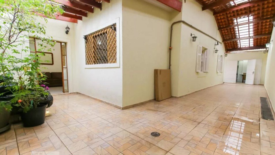 Casa à venda com 4 quartos, 212m² - Foto 3