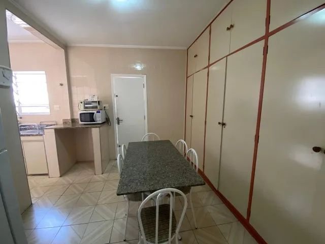 Casa à venda com 3 quartos, 241m² - Foto 2