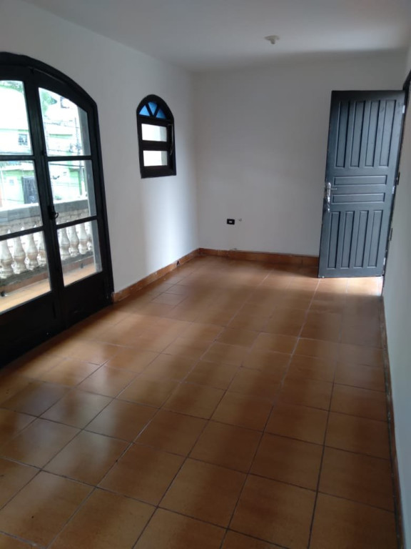 Casa à venda com 2 quartos, 130m² - Foto 2