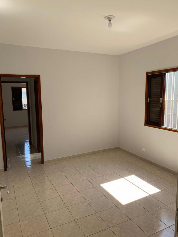 Casa à venda com 3 quartos, 140m² - Foto 2