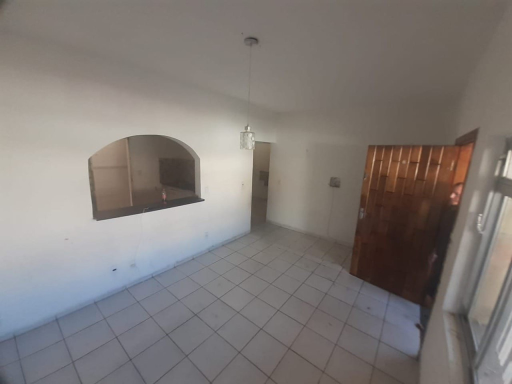 Casa à venda com 3 quartos, 200m² - Foto 1