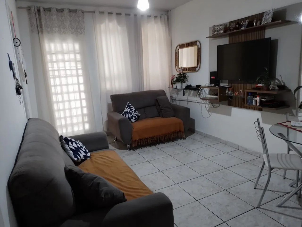 Casa à venda com 2 quartos, 60m² - Foto 2