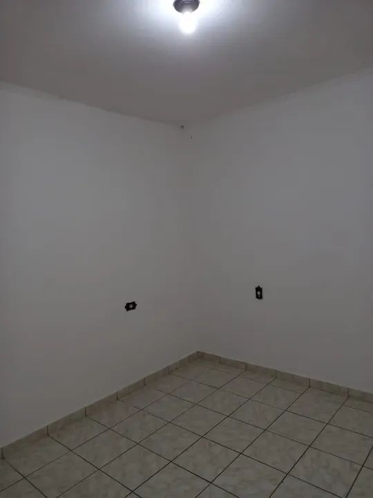 Casa à venda com 4 quartos, 190m² - Foto 2