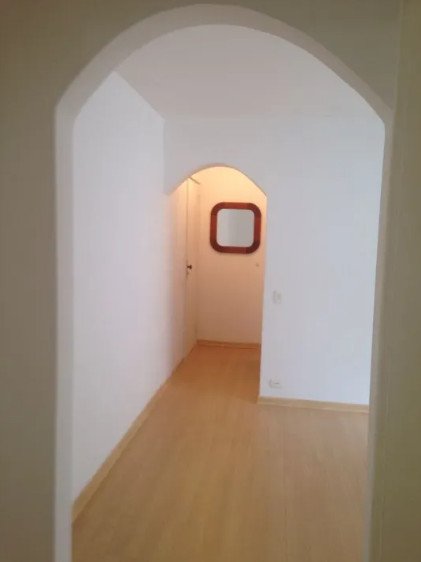 Apartamento à venda com 1 quarto, 41m² - Foto 2