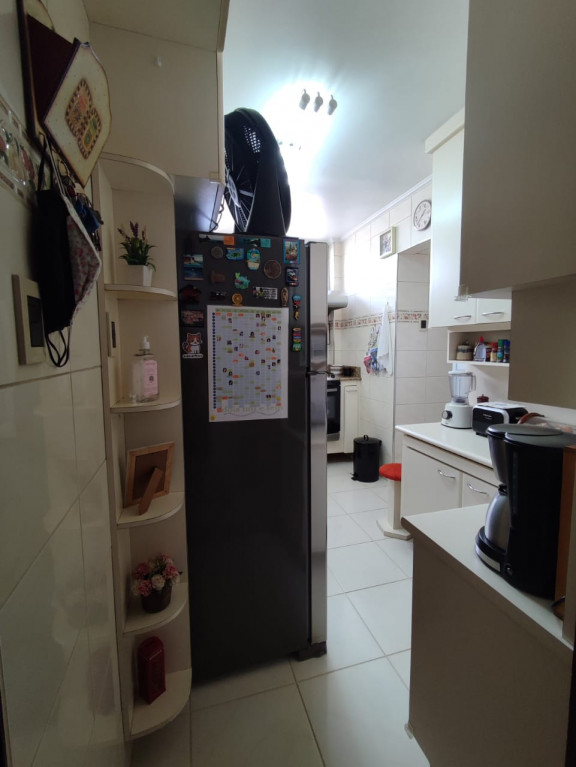 Apartamento à venda com 2 quartos, 82m² - Foto 2