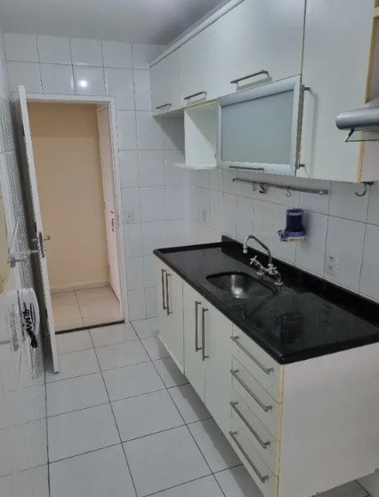 Apartamento à venda com 2 quartos, 74m² - Foto 2