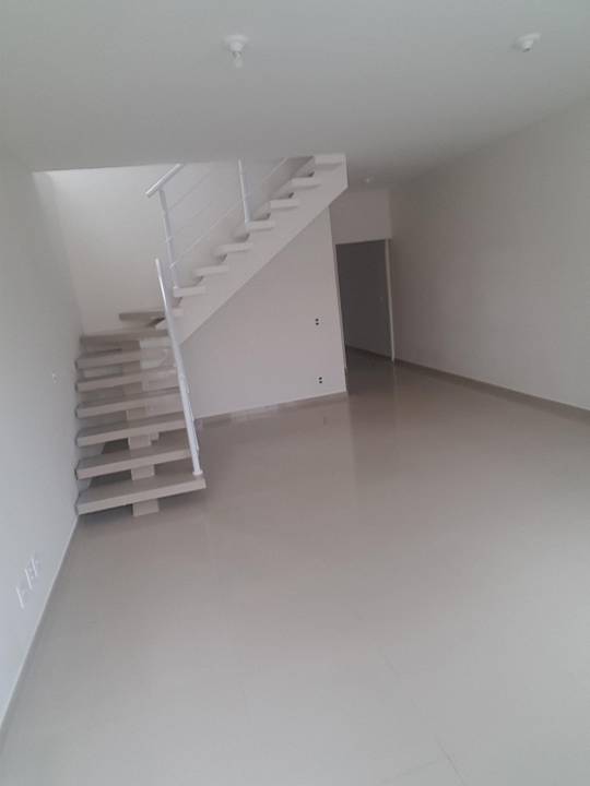 Casa à venda com 3 quartos, 140m² - Foto 3