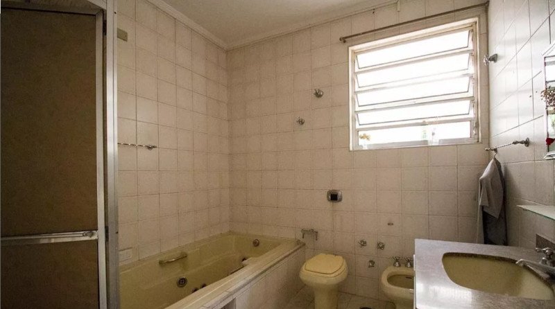 Apartamento à venda com 3 quartos, 138m² - Foto 3