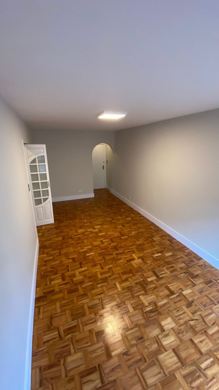 Apartamento à venda com 2 quartos, 80m² - Foto 2