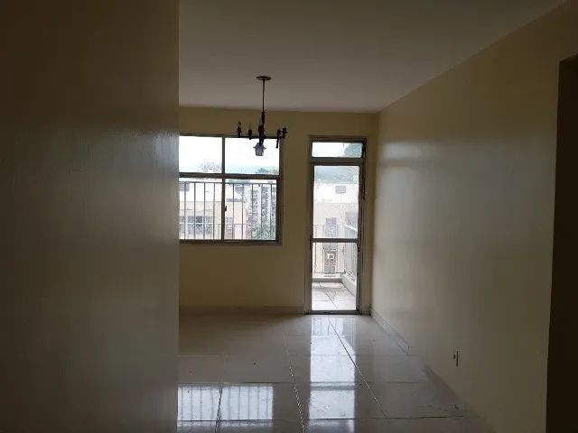 Apartamento à venda com 2 quartos, 70m² - Foto 2