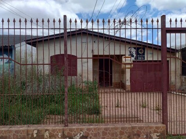 Casa à venda com 4 quartos, 300m² - Foto 1