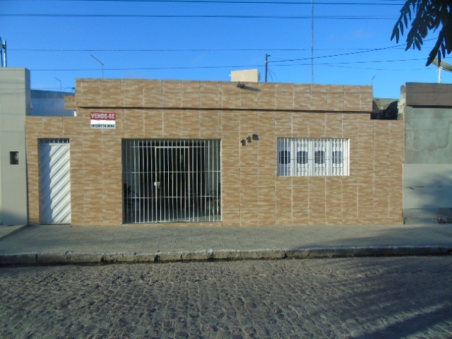 Casa a venda na Avenida Eliud Falcão, Centro, Itambé, PE