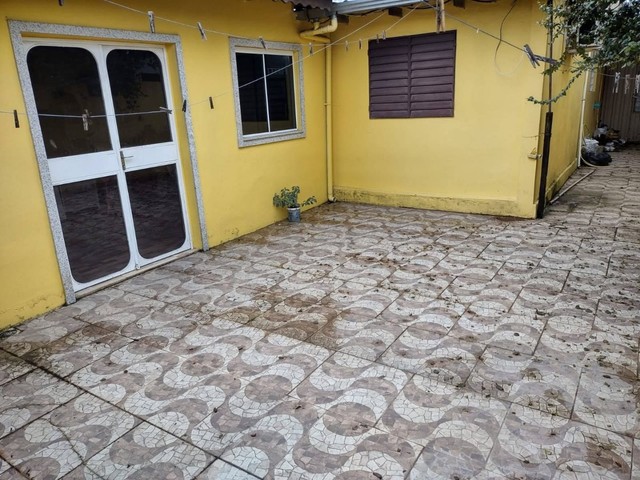 Casa à venda com 2 quartos, 210m² - Foto 2