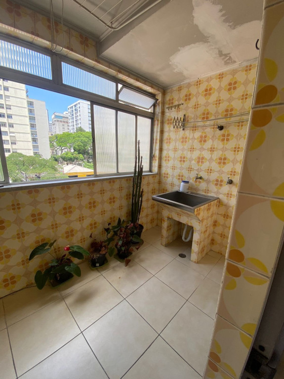 Apartamento à venda com 4 quartos, 180m² - Foto 2