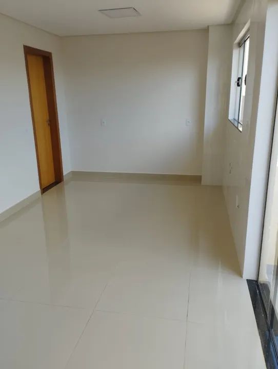 Casa à venda com 3 quartos, 83m² - Foto 1