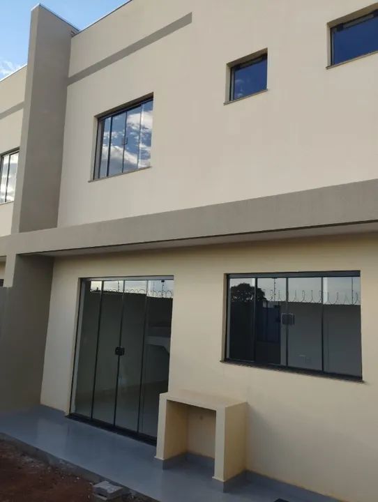 Casa à venda com 3 quartos, 83m² - Foto 2