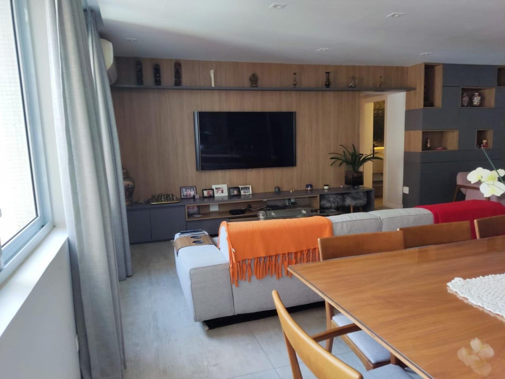 Apartamento à venda com 3 quartos, 121m² - Foto 3