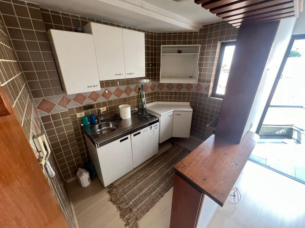 Apartamento à venda com 1 quarto, 40m² - Foto 2