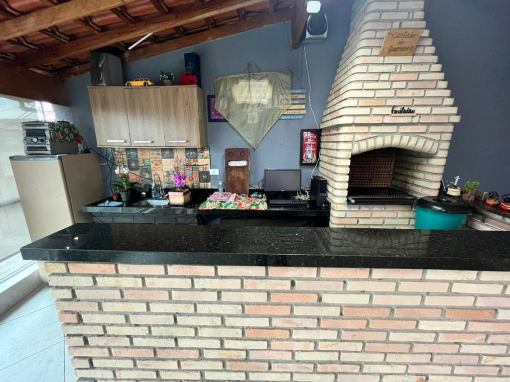 Casa à venda com 2 quartos, 184m² - Foto 2
