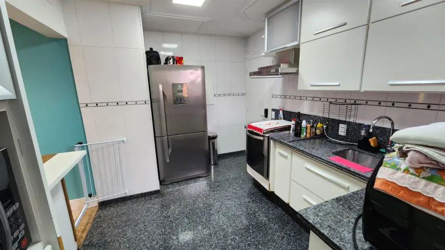 Apartamento à venda com 3 quartos - Foto 2