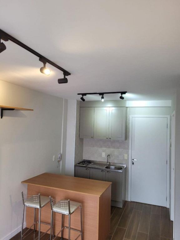 Apartamento à venda com 1 quarto, 33m² - Foto 1