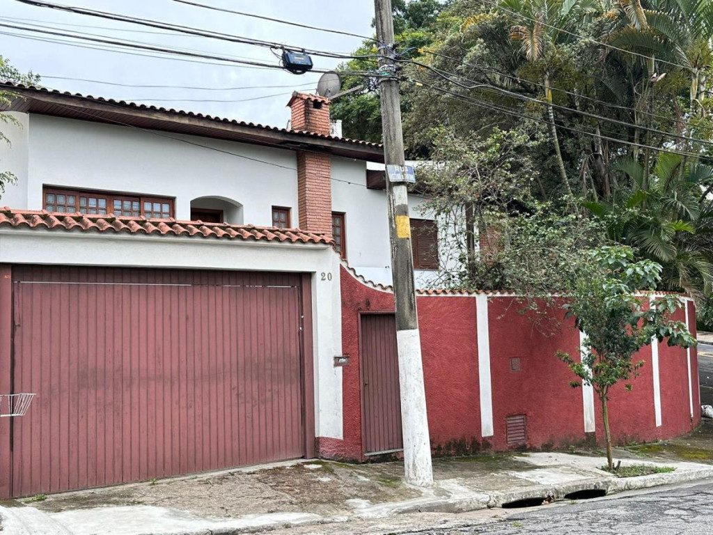 Casa à venda com 5 quartos, 300m² - Foto 1