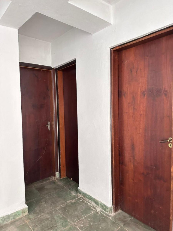 Casa à venda com 5 quartos, 300m² - Foto 2