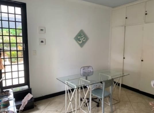 Casa à venda com 3 quartos, 300m² - Foto 1