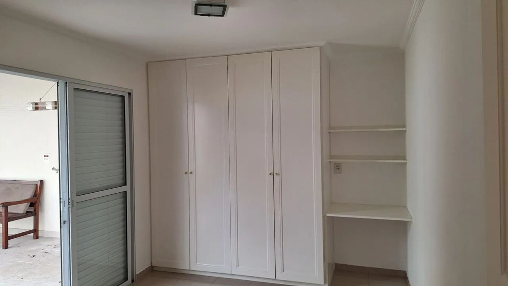 Casa à venda com 5 quartos, 300m² - Foto 2