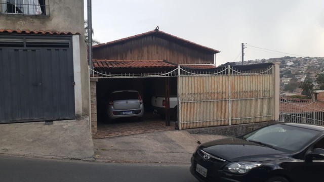 Casa à venda com 2 quartos, 240m² - Foto 2