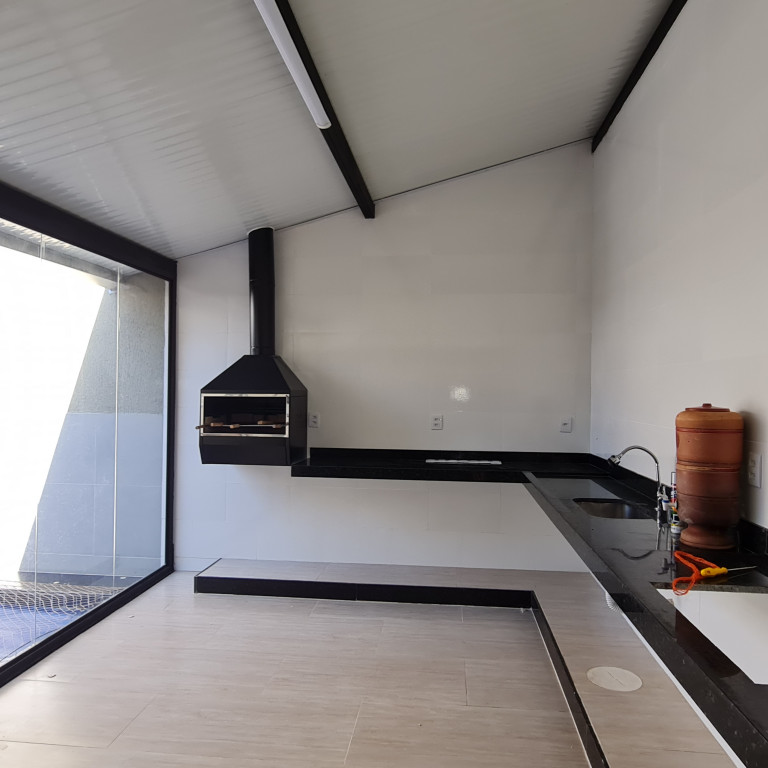 Casa à venda com 4 quartos, 210m² - Foto 17