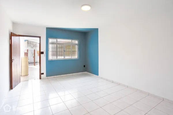 Casa à venda com 2 quartos, 120m² - Foto 1