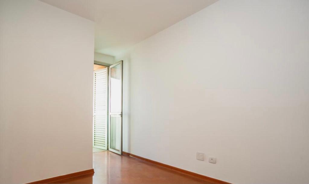 Apartamento à venda com 4 quartos, 160m² - Foto 19