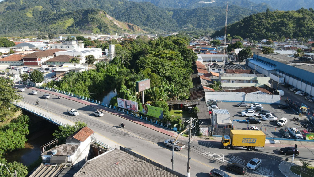 Terreno a venda na Avenida Prisciliana de Castilho, Centro, Caraguatatuba, SP