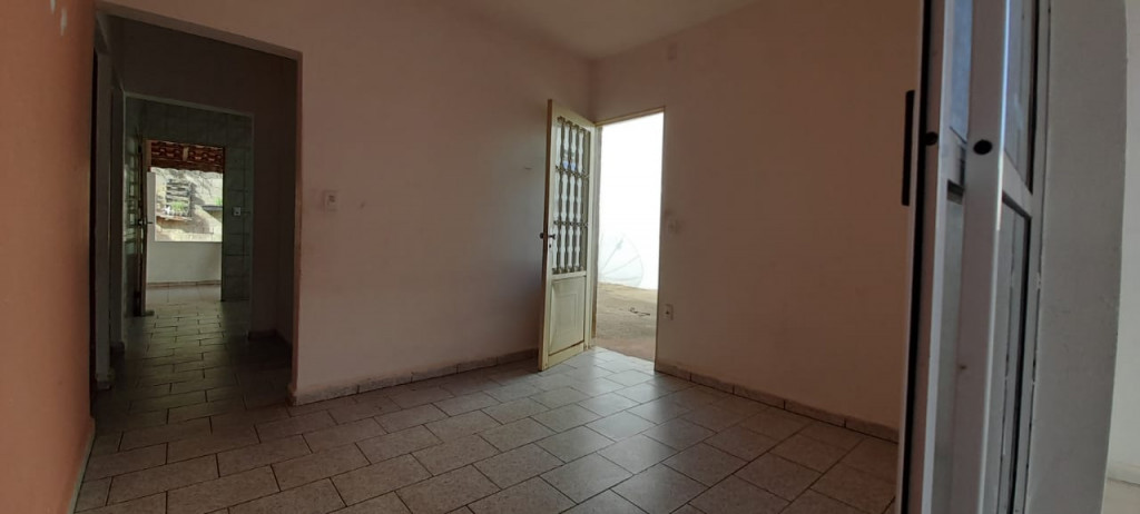 Casa à venda com 3 quartos, 180m² - Foto 1