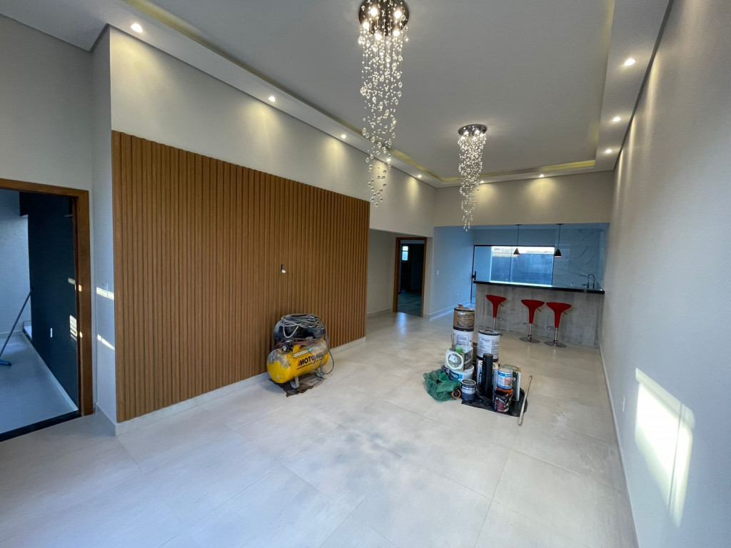 Casa à venda com 3 quartos, 250m² - Foto 1