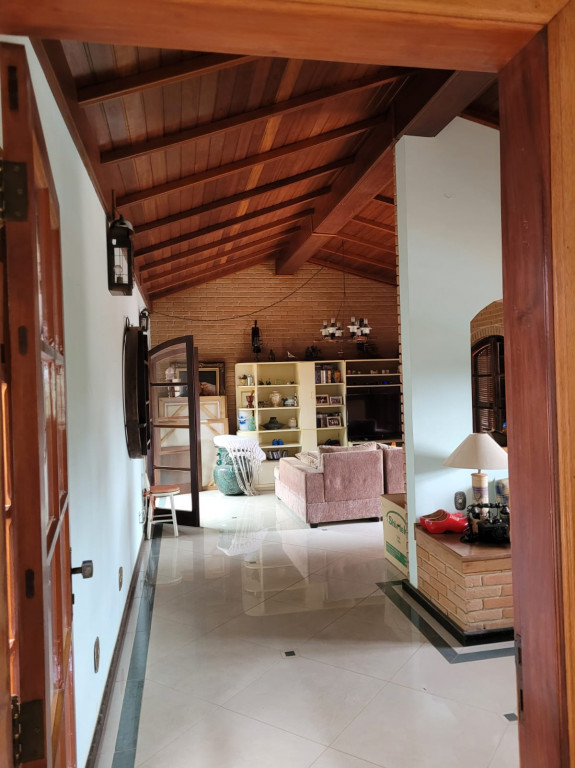 Casa à venda com 4 quartos, 430m² - Foto 1