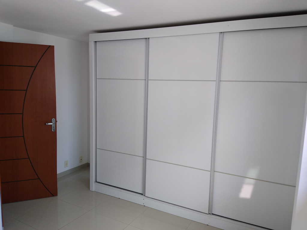 Casa à venda com 4 quartos, 175m² - Foto 1