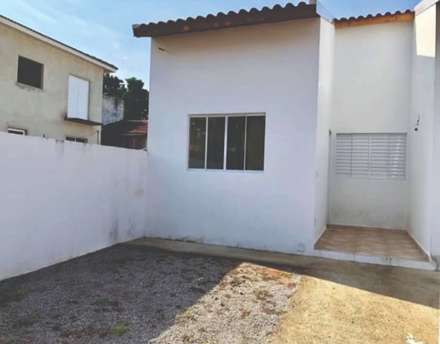 Casa à venda com 2 quartos, 90m² - Foto 2