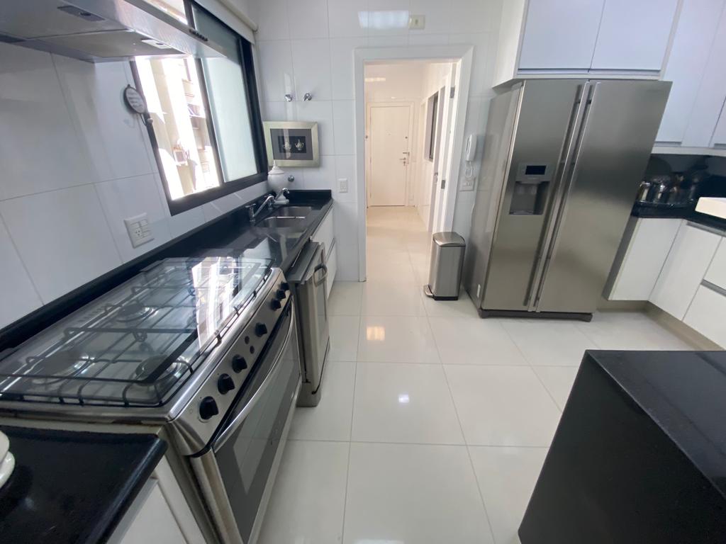 Apartamento à venda com 4 quartos, 246m² - Foto 17