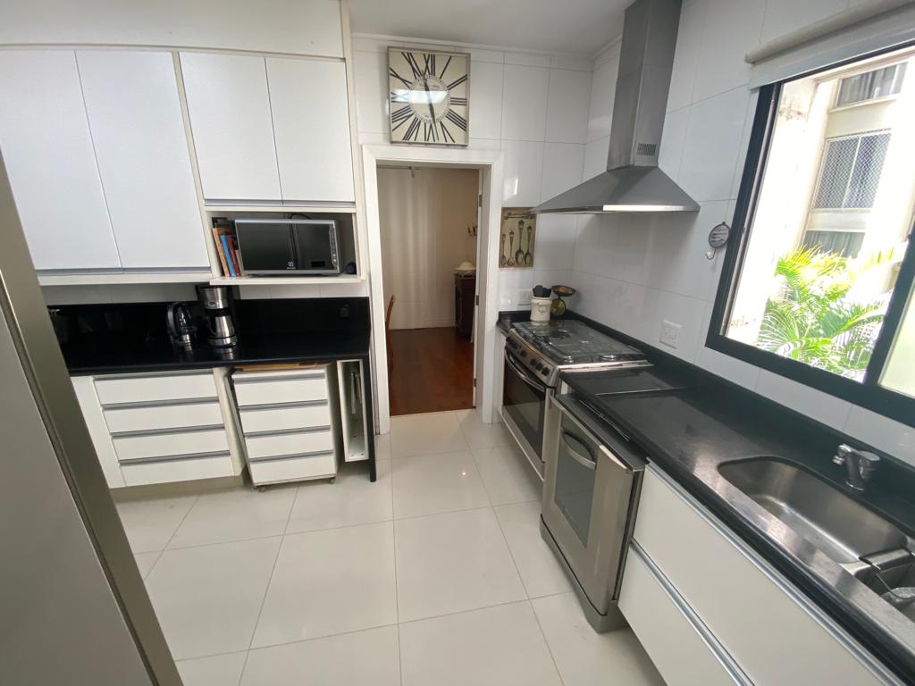 Apartamento à venda com 4 quartos, 246m² - Foto 18